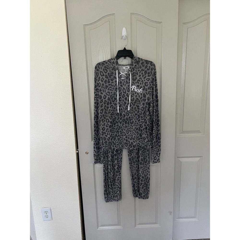 PINK Victoria's Secret Women's Size L 2 Piece Pajama Set Hoodie Cheetah Print